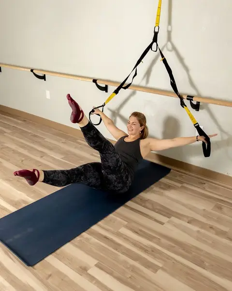 Client balancing through a supported leg extension at HealthSPORT Align